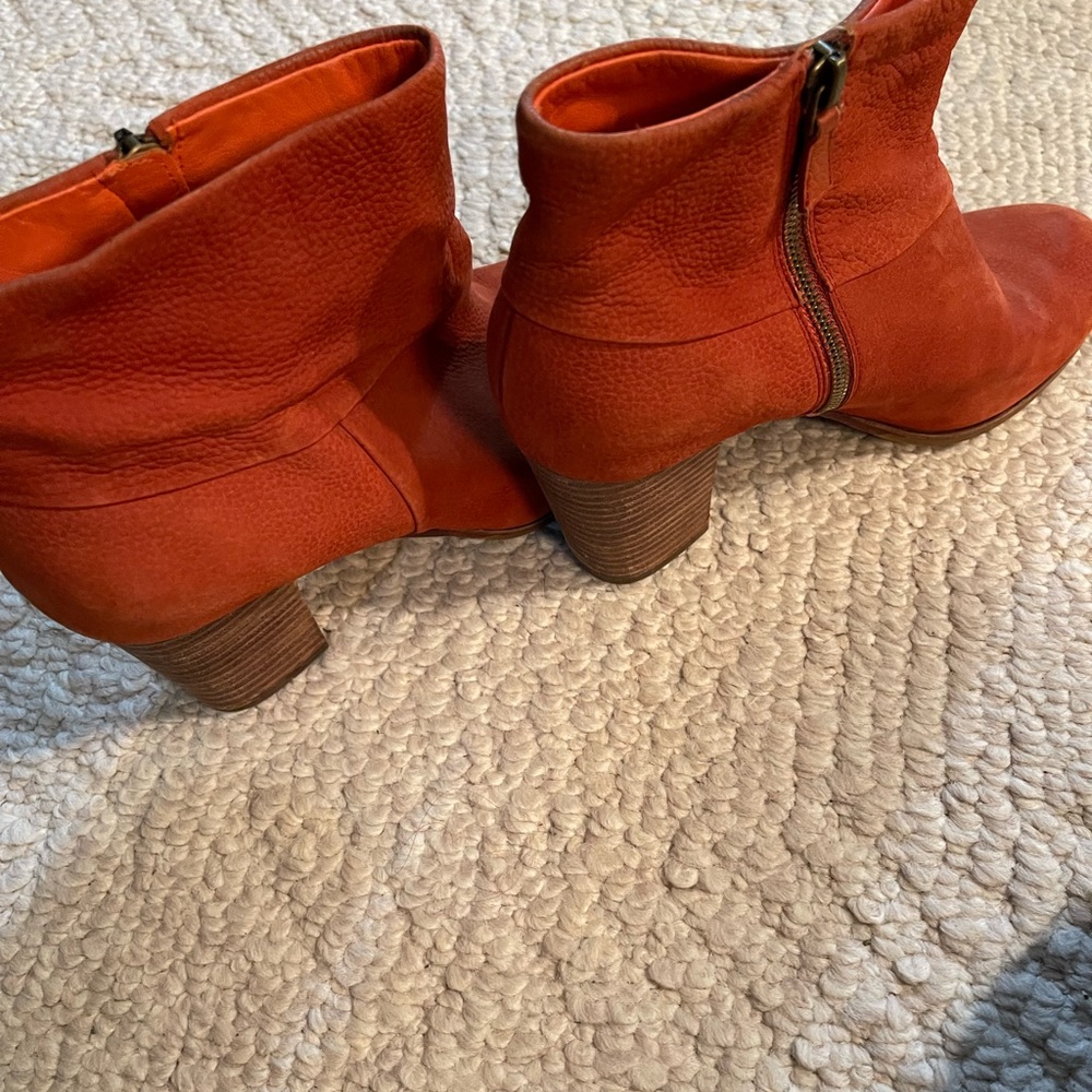Women’s boots. Cole Haan. Suede.  40